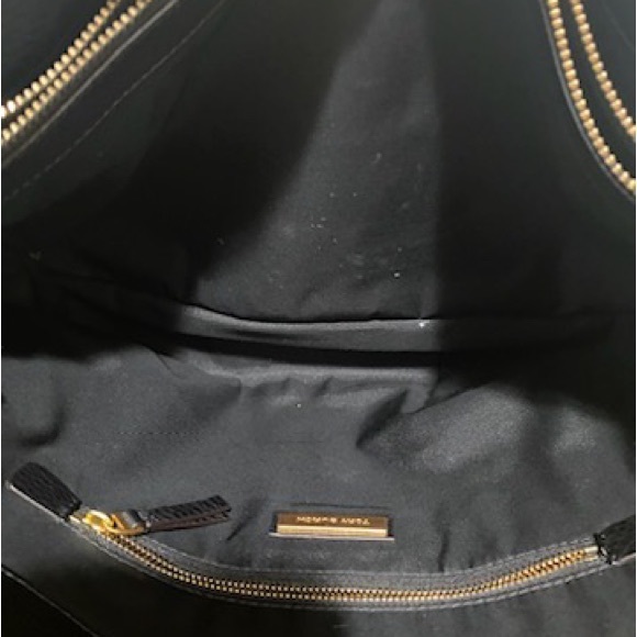 Tory Burch, tote shoulder bag with gold chains, magnetic closure - Picture 4 of 10